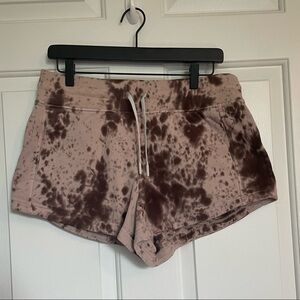 Inner Glow Lululemon high rise shorts size 8